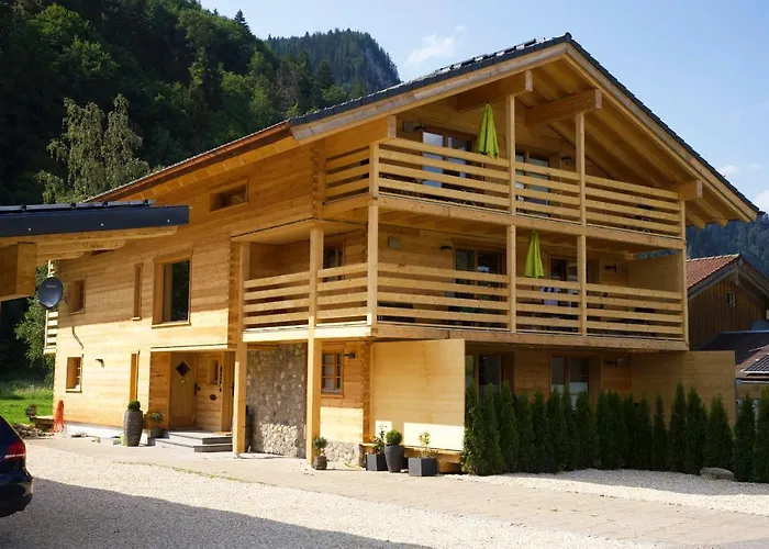 Leos Alpenchalet - inclusive Sommer Bergbahnticket und E-Auto Ladestation Oberstdorf